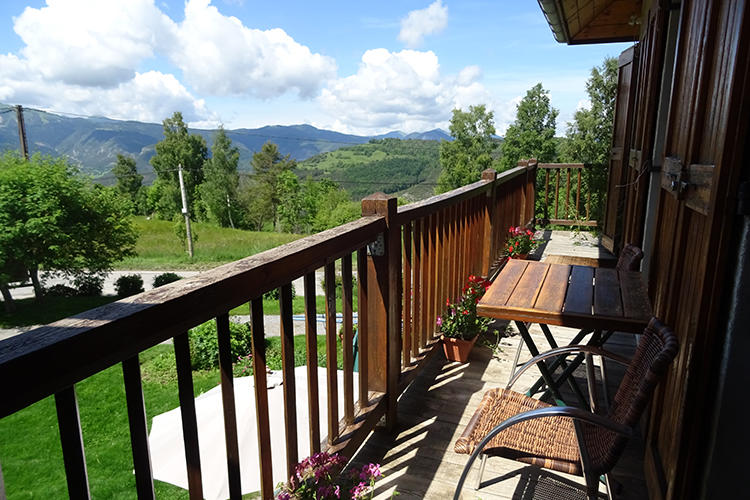 balcon de l'appartement Rocheclose pour 6 à 8 personnes, location meublée 3 étoiles vacances Montclar